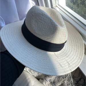 NWT Zara European Summer Woven Hat With Black Linen Contrasting Band